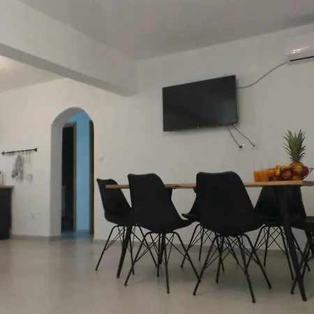 Holiday home Kuca Za Odmor Alvin